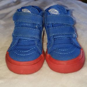 Boys shoes